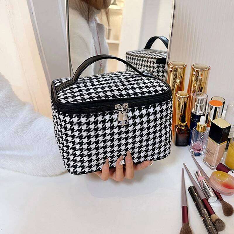 New Women Houndstooth Pattern Tote Makeup Portable Travel Organizer Cosmetic Toiletry Storage Bags Large Capacity Zipper Bag Y260206