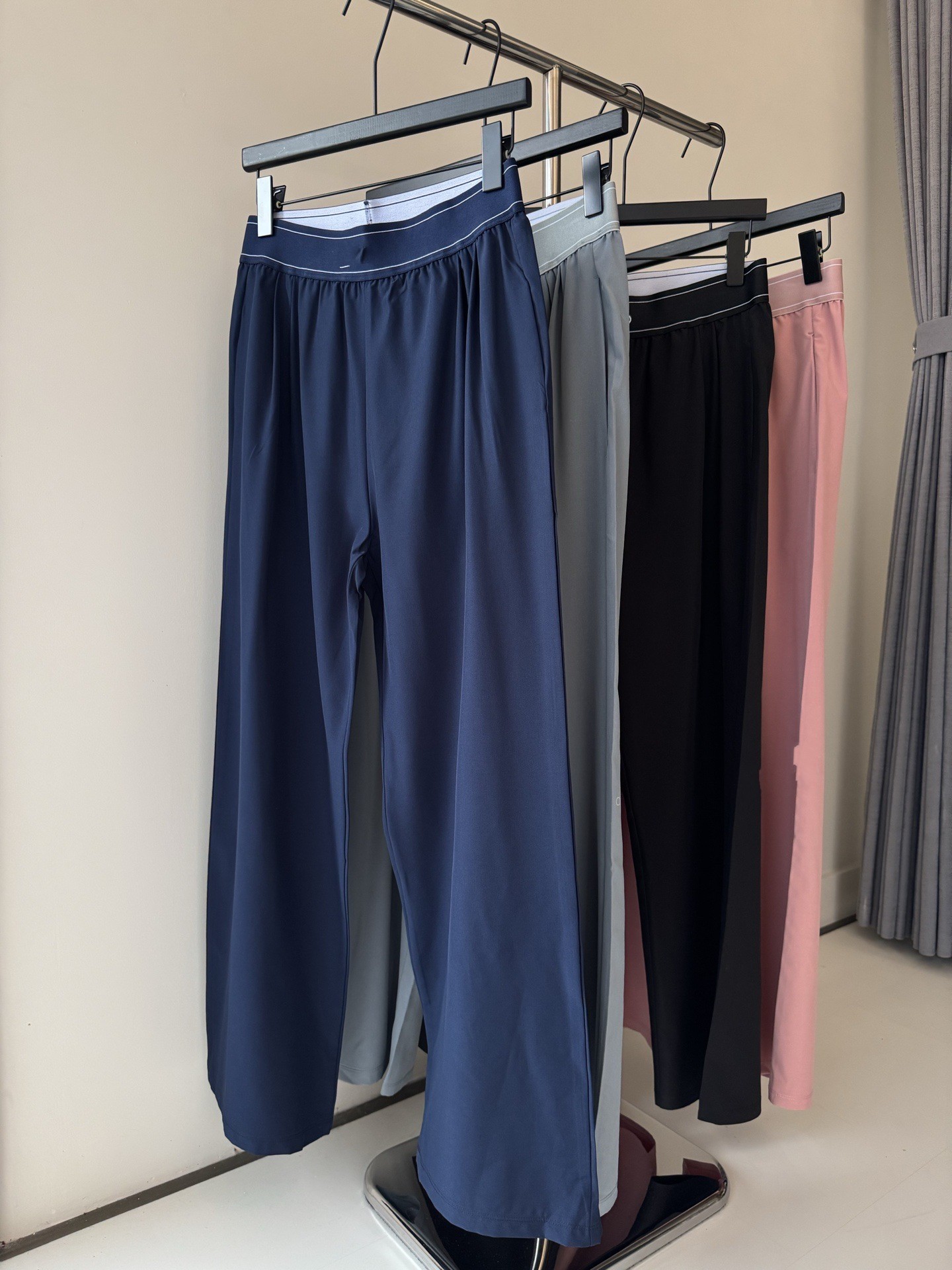 Designer Women Sports Yoga Clothes High Quality Long Sleeved Jacket Long Pants Short Vest Woman Outdoor Active Outfits Ladies Outwear Luxury Clothes