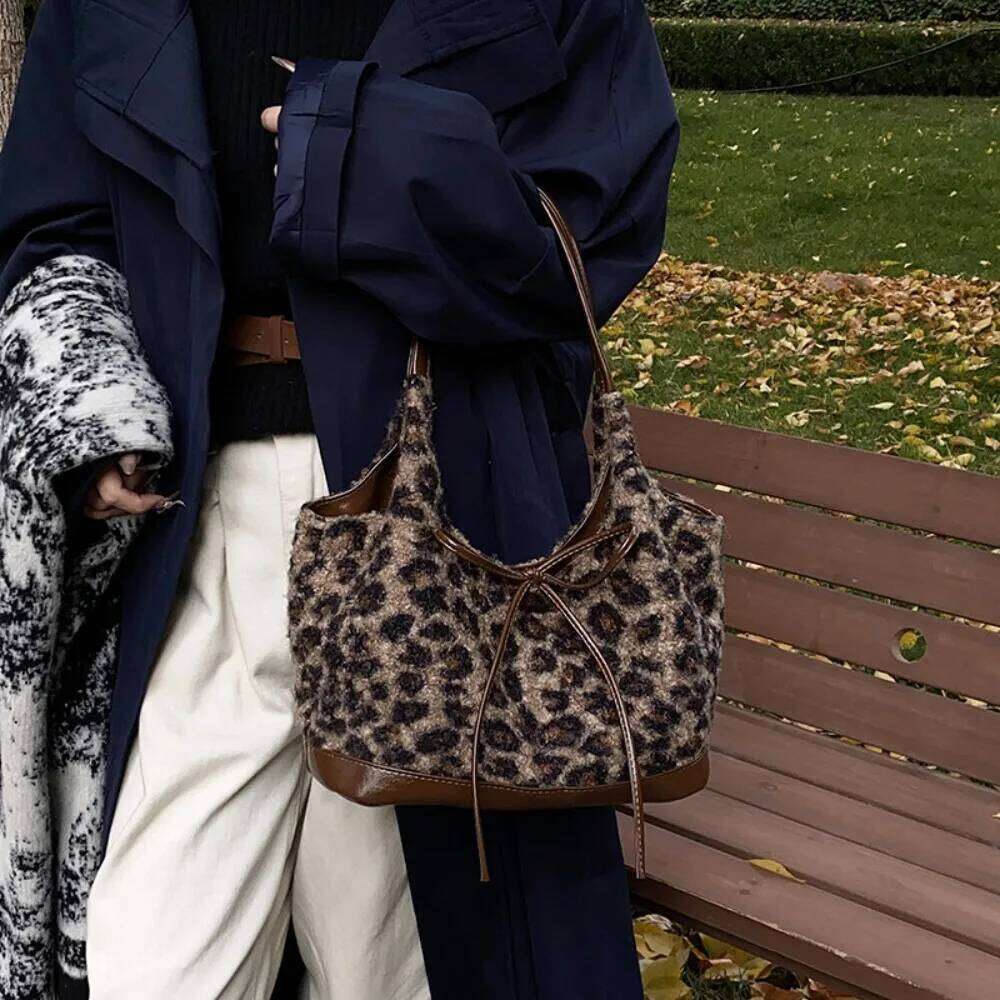 Retro Leopard Print Underarm 2025 Autumn and Winter New Hair Large Capacity Commuter Tote Shoulder Fashion Design Luxury Bag Y260205