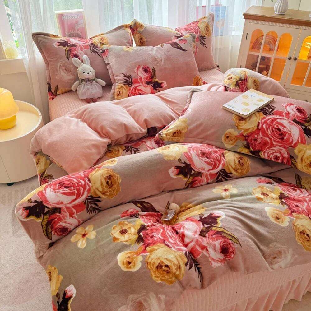 Winter Warm Thickened Milk Velvet Bedding Queen King Size Soft Coral Fleece Four-Piece Set Duvet Cover Pillowcase Bed Sheet XJ260206