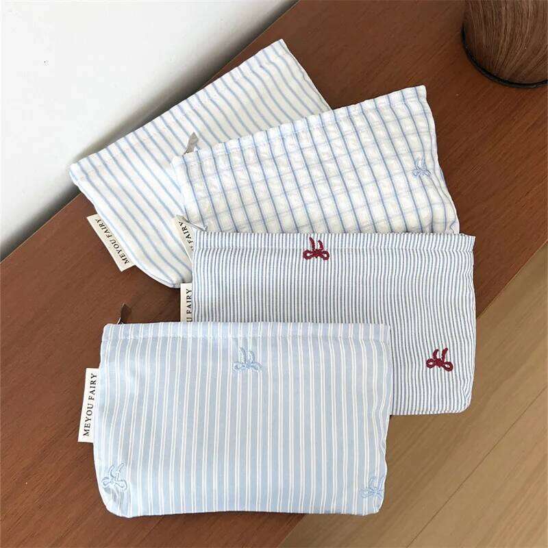 Fashion Women Bow Stripe Makeup Portable Toiletry Lipsticks Cosmetic Storage Pouch Clutch Bag Ladies Organizer Handbag Y260206