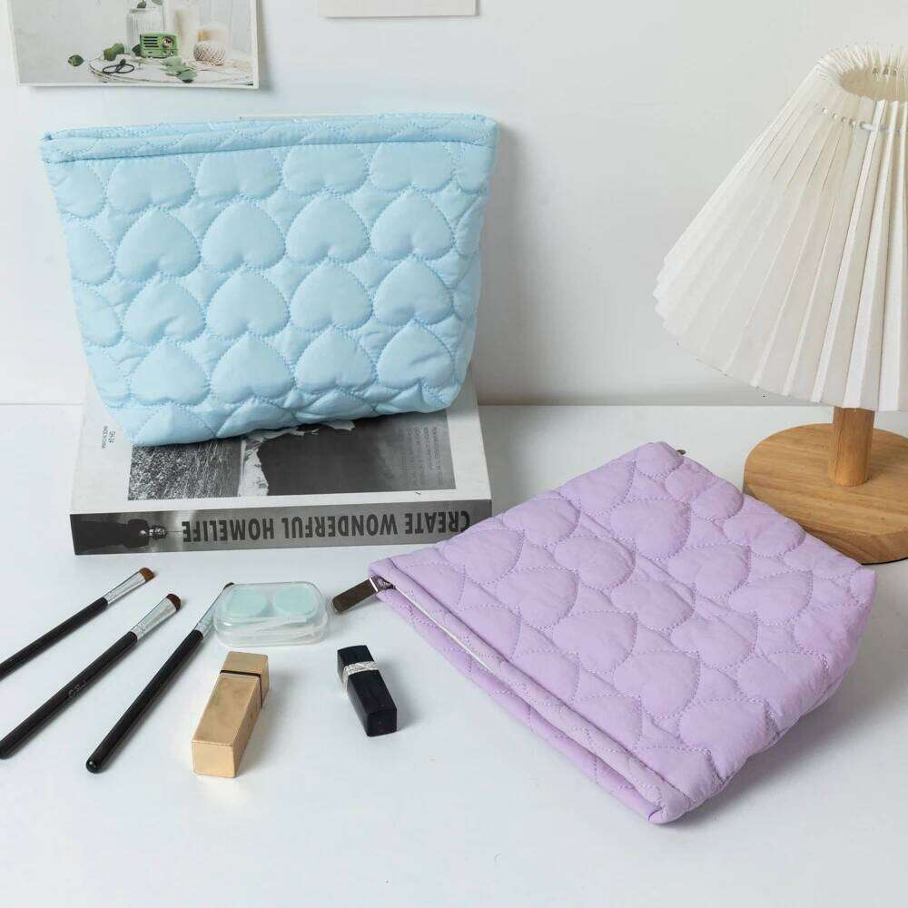 Fashion Korean Large Capacity Cosmetic Bag Women Soild Heart Quilting Handbag Portable Travel Lipstick Makeup Storage Bags Y260206