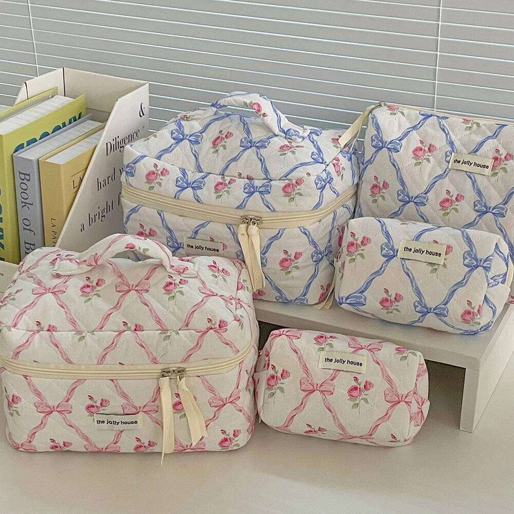 New Cute Bow Knot Zipper Cosmetic Bags Mini Tote Women Makeup Toiletry Storage Pouch Handbag Ladies Large Capacity Quilting Bag Y260206