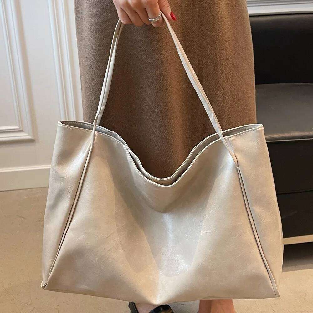 Autumn and winter new retro versatile shoulder casual soft foreign trade women's large capacity commuter tote bag Y260204