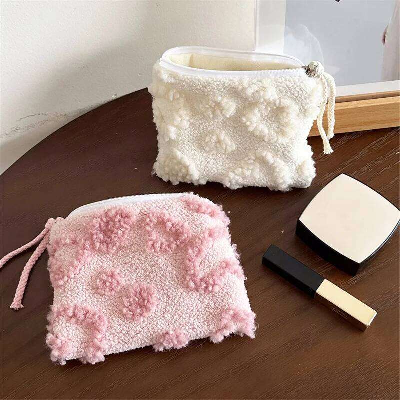 New Love Heart Makeup Women Small Cute Cosmetic Lipstick Pouch Student Organizer Travel Toiletry Sanitary Napkins Bag Y260206