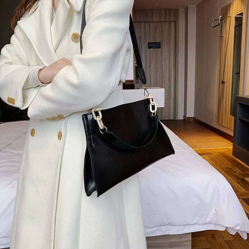 New Fashion Soft Surface Solid Color Women's Underarm Large Capacity Casual Handbag Shoulder Bag Y260205