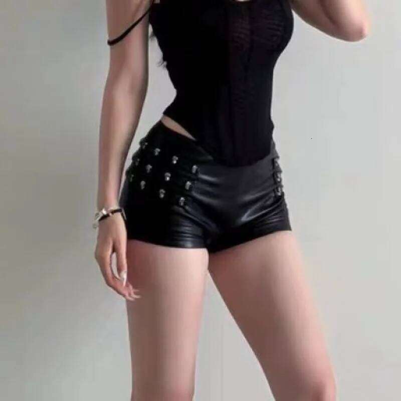 Autumn Winter New Women's Sexy PU Leather Y2k Spice Girls Hot Pants Nightclub Skinny Low Waist Booty Super Shorts XJ260206