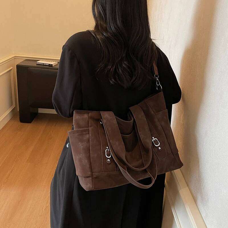 LEFTSIDE High-capacity Design PU Leather Crossbody Bags for Women 2025 New Punk Style Trend Female Shoulder Bag Handbags Y260204