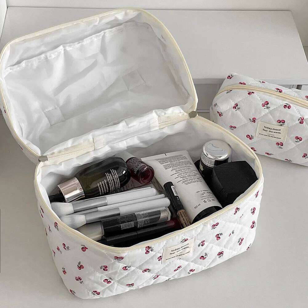 Wholesale Cherry Tote Women Makeup Portable Cute Ladies Cosmetic Toiletry Storage Pouch Handbag Cotton Quilted Zipper Bag Y260206