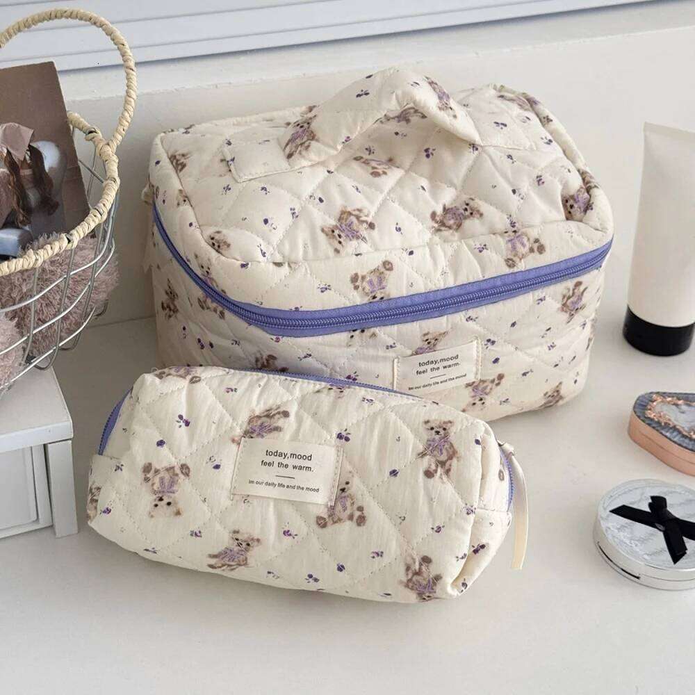 Fashion Women Cartoon Bear Makeup Large Capacity Cute Travel Organizer Quilted Pouch Bag Ladies Toiletry Storage Handbag Y260206