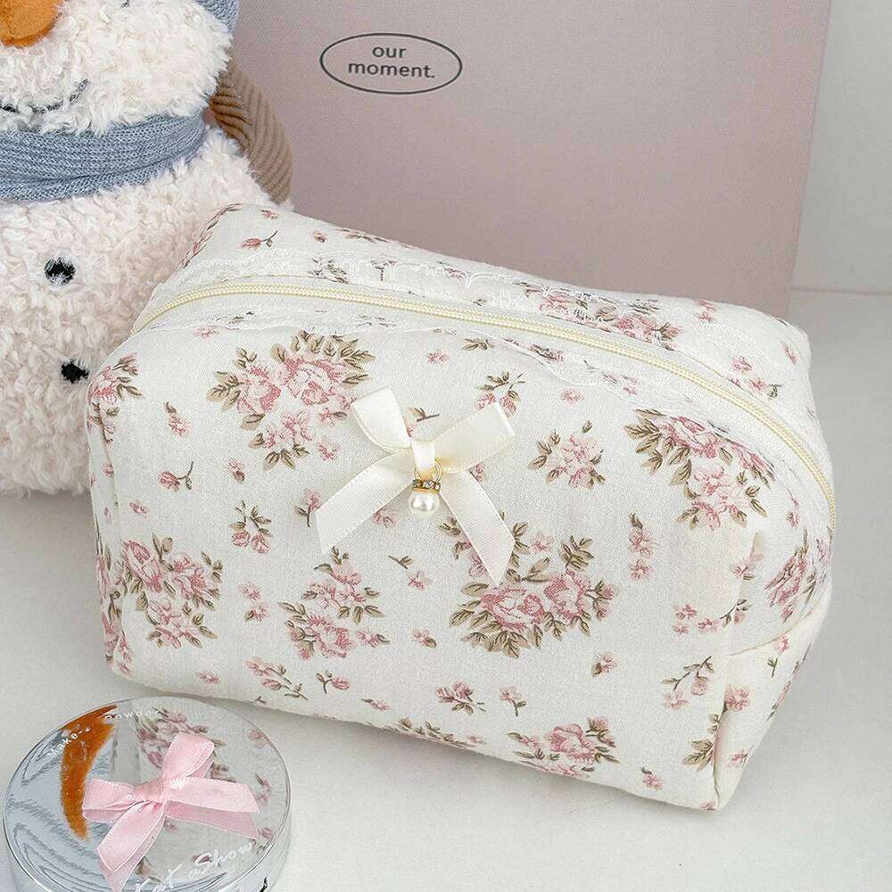 Flower Makeup Pouches Lace Lipstick Case Organizing Mini Pouch Woman Wallet Small Children Cosmetics Cosmetic Bag for Women Y260206
