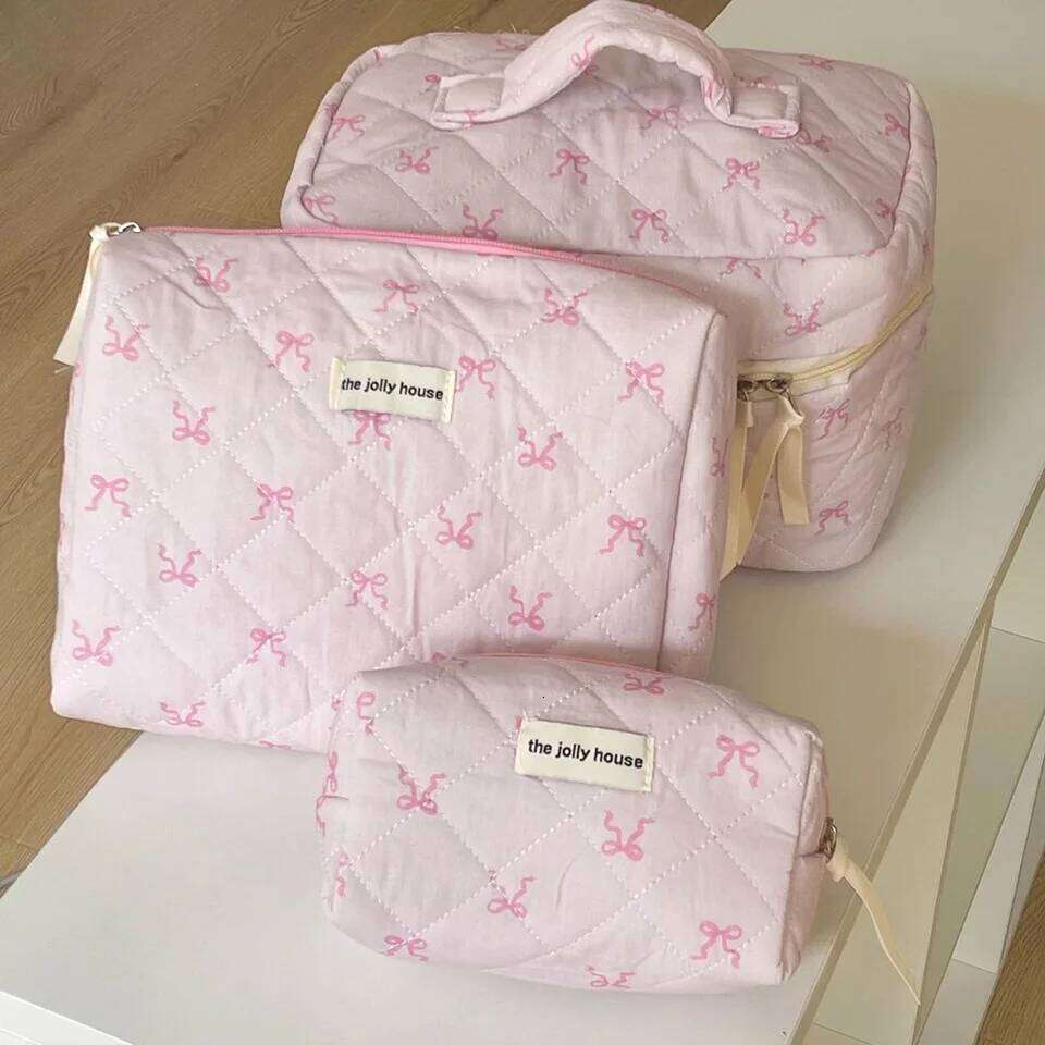 1PC Pink Strawberry Women Cosmetic Quilted Portable Travel Organizer Toiletry Makeup Storage Pouch Handbag Ladies Zipper Bag Y260206