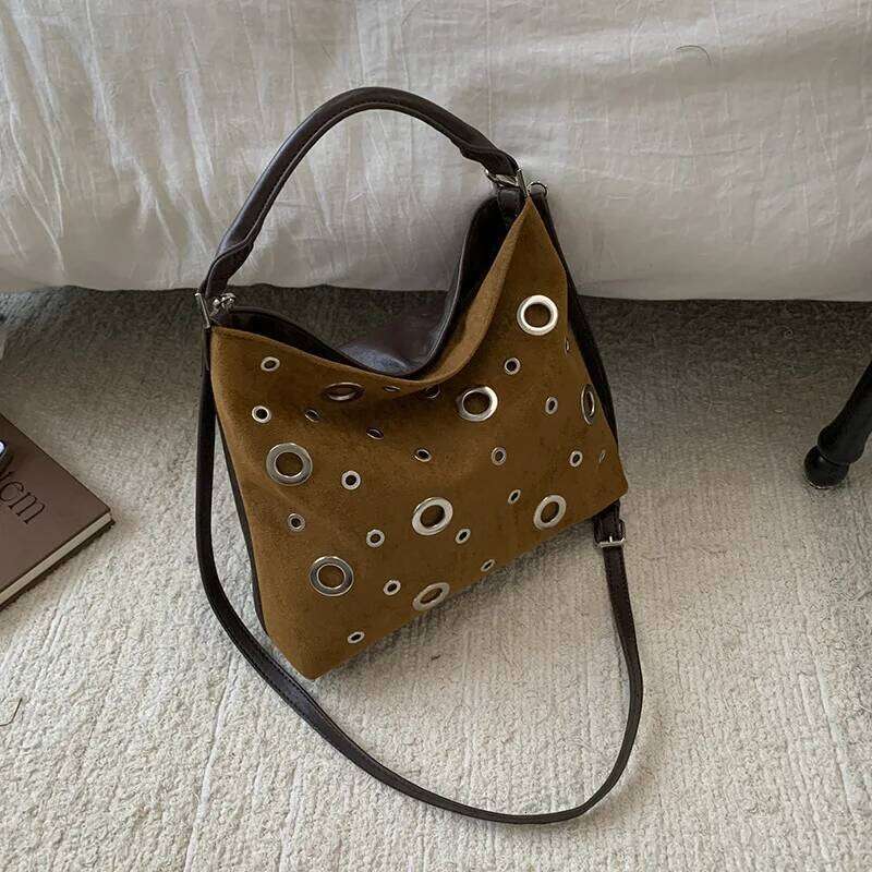 Retro Niche Metal Rivet Tote for Women New Versatile Biker Style Shoulder Crossbody Bag Y260205