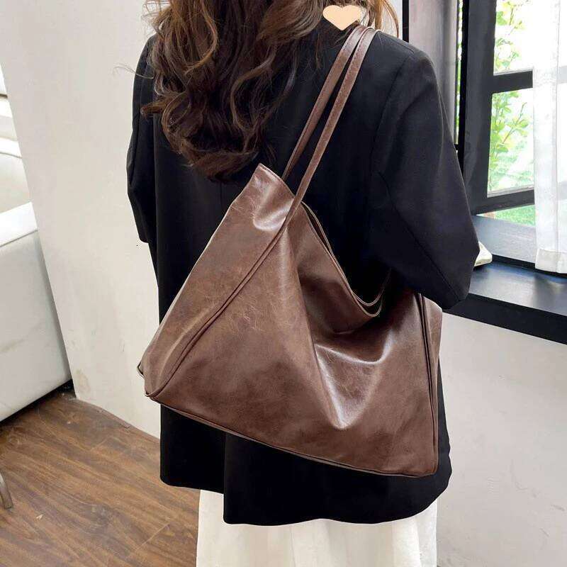 New Autumn Winter Japanese and Korean Large Capacity Soft Leather Shoulder Bag Retro Casual Handbag Y260205