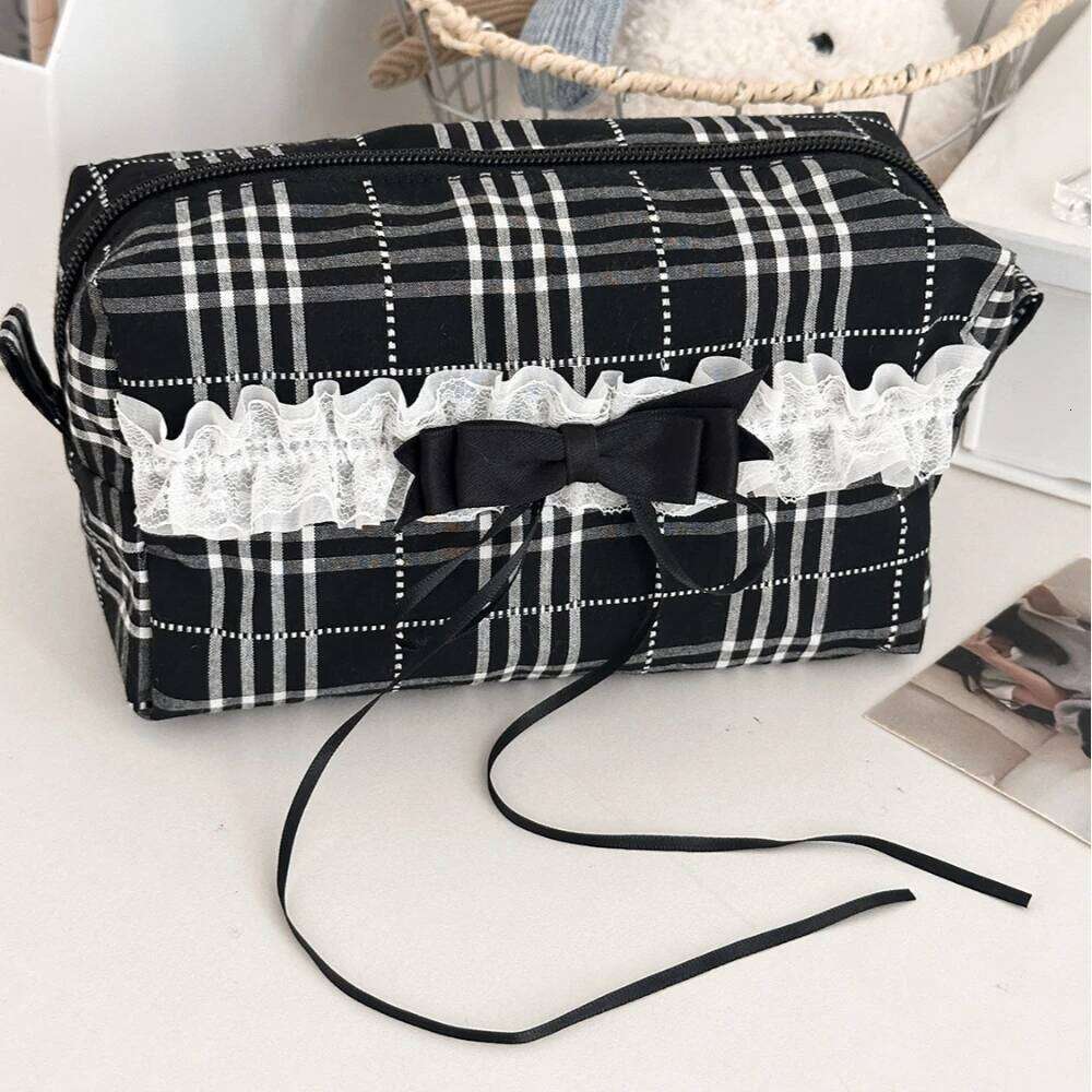 Black White Check Lace Trim Storage Bag Large Capacity Makeup Organizer Pouch Y260206