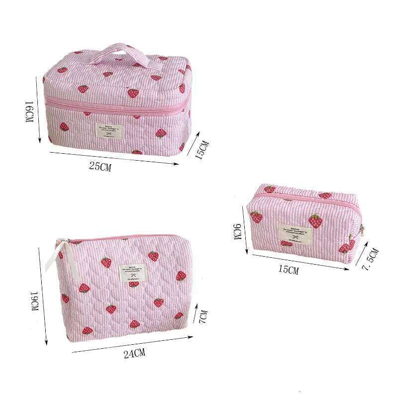 Women Cosmetic Quilted Cute Pink Strawberry Travel Organizer Toiletry Makeup Storage Pouch Handbag Ladies Zipper Bag Y260206
