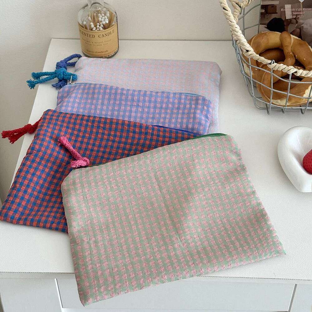 Fashion Simple Mesh Women Cosmetic Handbag Pouch Large Capacity Travel Organizer Makeup Mini Lipsticks Make Up Storage Bag Y260206