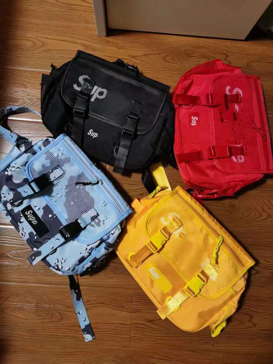 Supremely Backpack 10A Luxury Designer Tote Sac De Luxe Sacoche Homme Makeup Bag Large Capacity Outdoor Shoulder Sports Student Travel Multiple Pockets