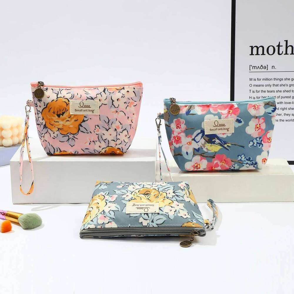 Fashionable waterproof Oxford cloth cosmetic Portable travel storage Korean version Instagram style makeup bag Y260206