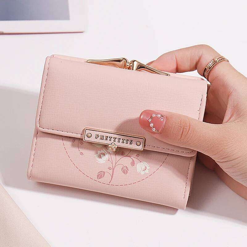 Purse summer new Korean PU printed buckle 3 fold bag simple all-in-one short women's money clip multi-card folding flap Y260206