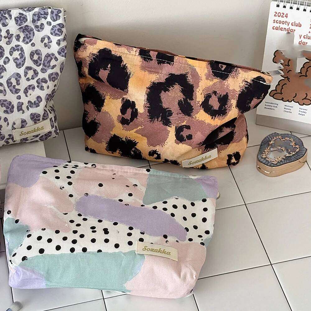 2025 New Fashion Women Leopard Cosmetic Portable Travel Organizer Toiletry Makeup Storage Handbag Pouch Ladies Zipper Bag Y260206