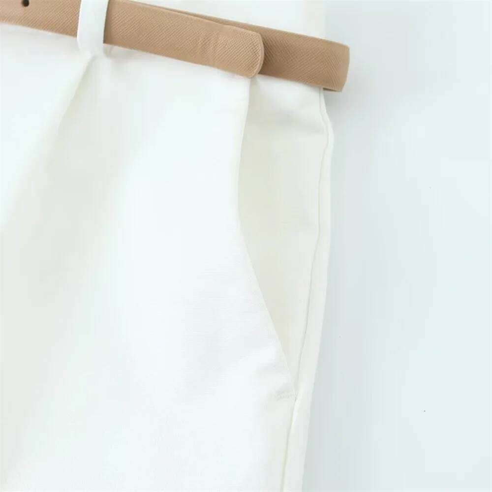 2025 RARA summer new women's clothing fashion temperament casual loose fitting belt simple commuting solid color shorts XJ260206