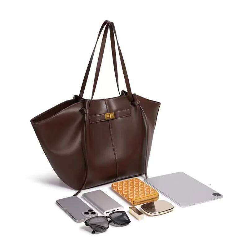 Fashion Metal Lock Design PU Leather Tote Bag for Women New Large Capacity Shopping Shoulder Female Versatile Underarm Bags Y260204