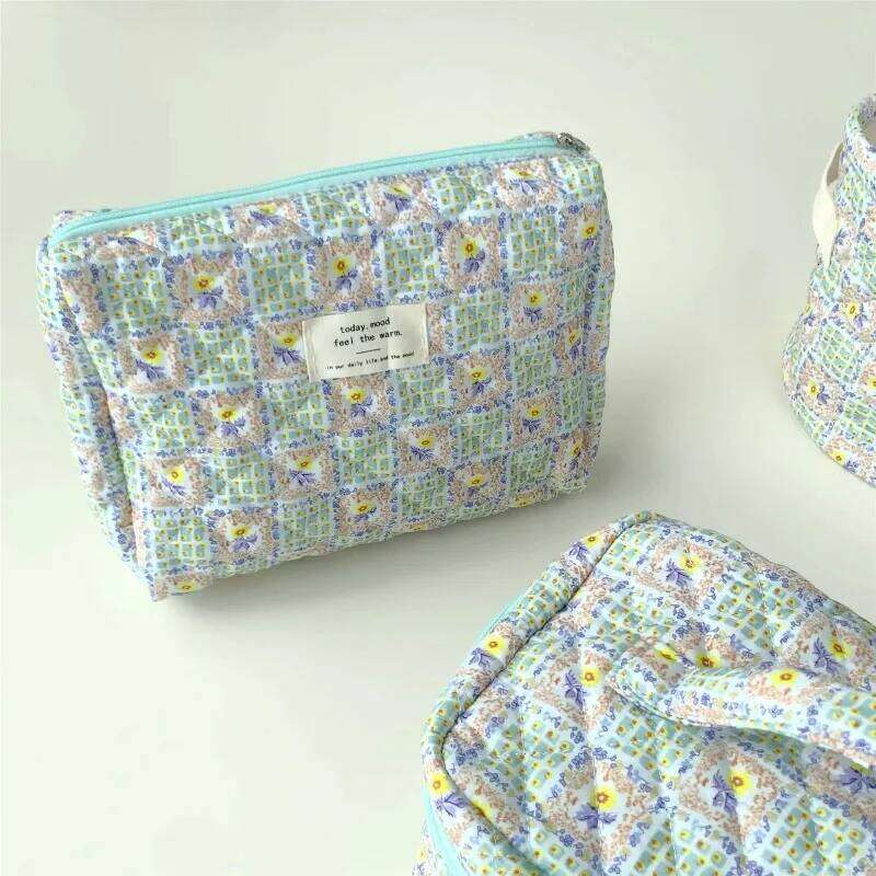 Green floral quilted large-capacity cosmetic portable storage toiletry cotton pencil makeup brush bag for female Y260206