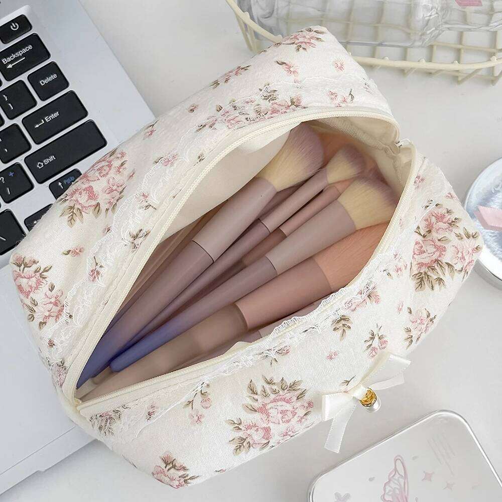 Flower Makeup Pouches Lace Lipstick Case Organizing Mini Pouch Woman Wallet Small Children Cosmetics Cosmetic Bag for Women Y260206