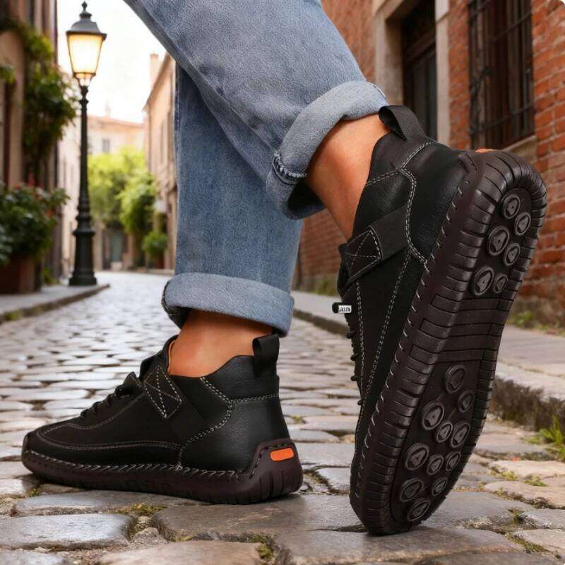 Men's Mid Top for Spring British Style Retro Anti Slip Loafers Soft Soled Handmade Leather Casual Flat Men Nude Boots 2025