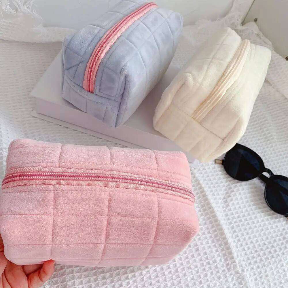 2025 Plush Makeup for Women Portable Travel Small Cosmetic Solid Color Zipper Toiletry Bag Washing Pouch Storage Bags Y260206
