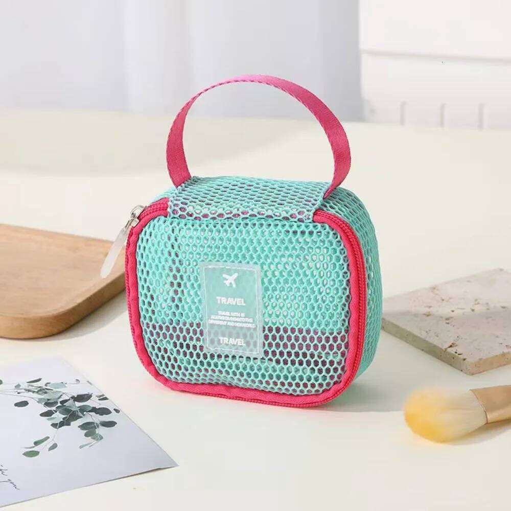 Fashion Mesh Women Wash Makeup Bag Small Transparent Travel Cosmetic Storage Pouch Portable Tote Toiletry Make Up Washbag Y260206
