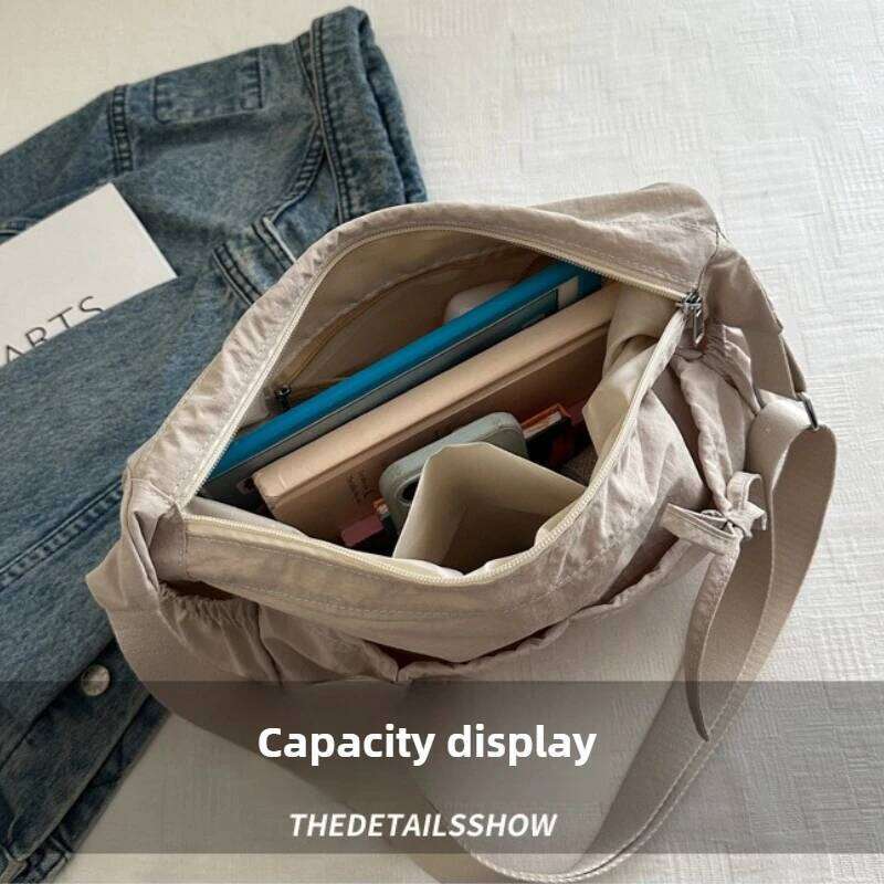 2026 New Faion Commuter Class Single oulder Casual Lightweight Tote Bag Korean Sle Pleated Versatile Handbag designer bag Y260205