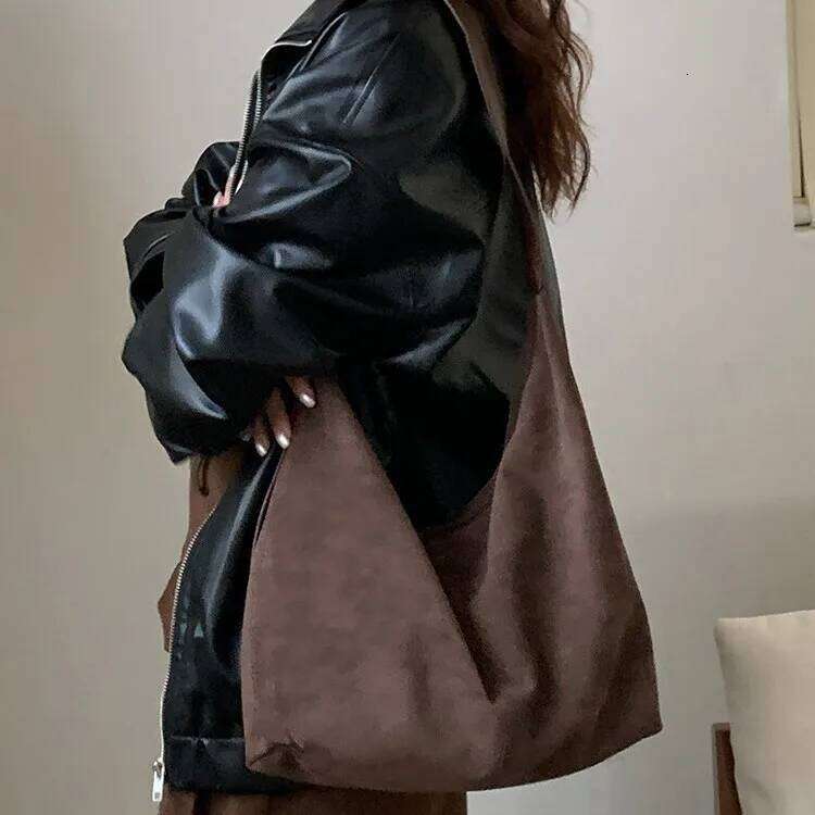 Scrub Leather female Shoulder bags winter new Ladies handbag Large capacity Brand design women big totes bolsa brown Z260207 - view 4