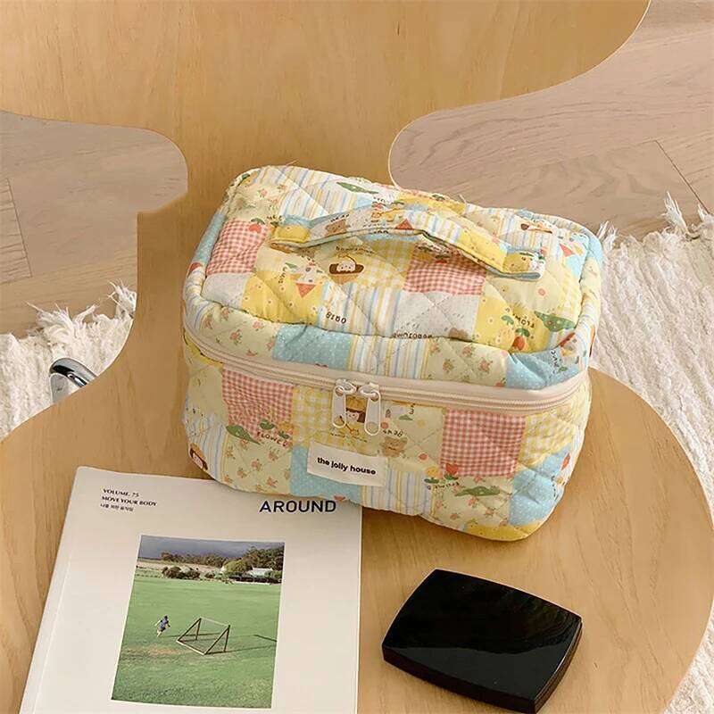 Fashion Women Vintage Cartoon Makeup Quilting Cotton Bag Large Capacity Tote Bags Cosmetic Travel Organizer Storage Handbag Y260206