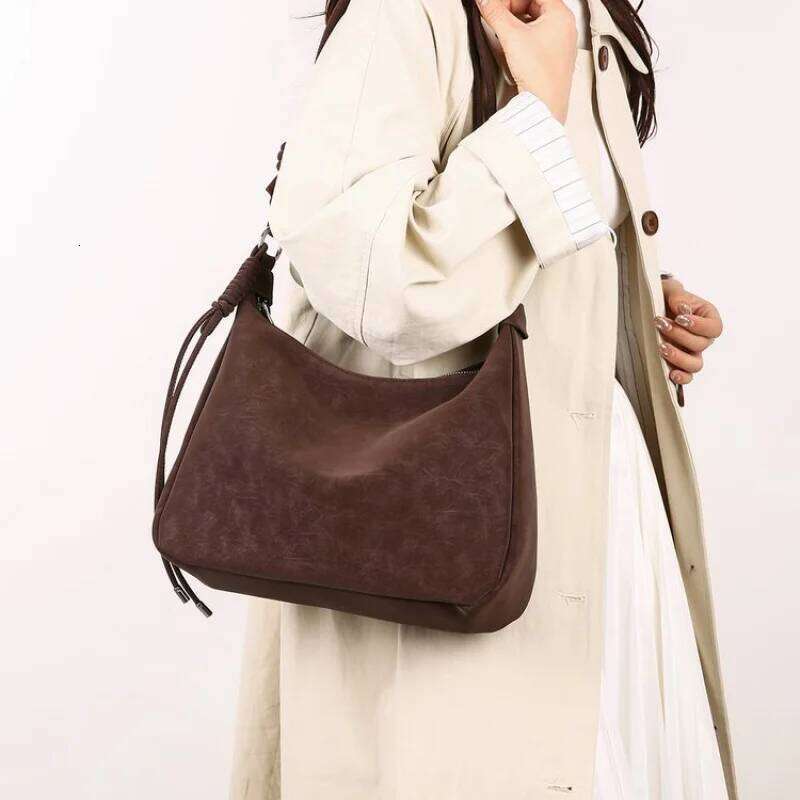 Modish Women's Handbag Made Of Nubuck Leather Boasting Casual Cyprus Trendy Spacious Soft Daily Look Y260204