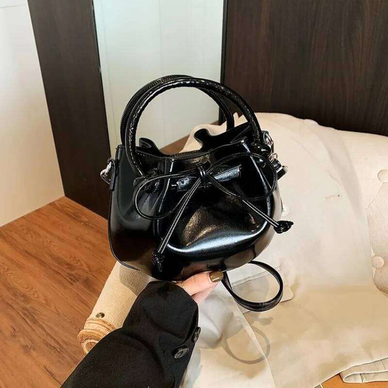 Adorable Quilted Clutch Bag for Women Chain Buckle Design 2025 New Model Maillard Color Portable Y260205