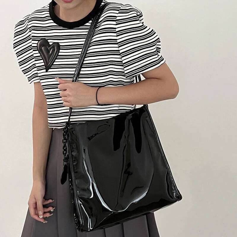 Large-capacity Women's New Simple Versatile Shoulder Textured Patent Leather Bucket Class Commuter Tote Bag Y260205