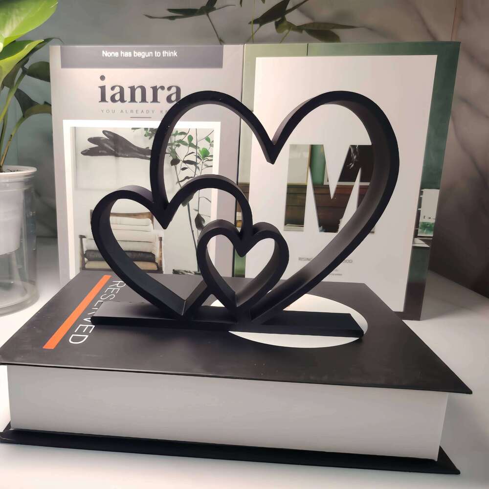 1Pcs Heart-To-Heart Statue, Simple Black and White Design, Love-Themed Ornament, Bookshelf Decorative Sculpture, Desktop Decoration, Valentine's 
