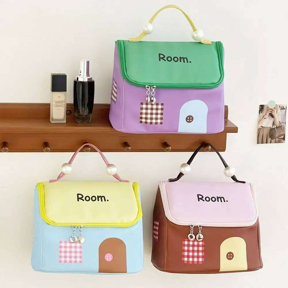 Fashion Small House Makeup Large Capacity Multicolor Storage Wash Bag Travel Y260206