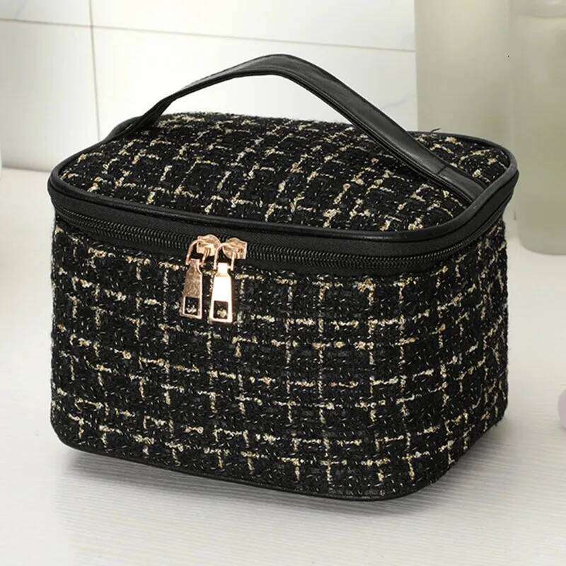 2024 New Women's Knitted Style Portable Makeup Fashionable Large Storage Bag BX101 Y260206