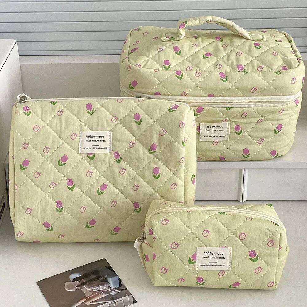 2025 Fashion Flower Women Portable Makeup Handbag Travel Organizer Toiletry Cosmetic Storage Pouch Ladies Elegant Tote Bag Y260206