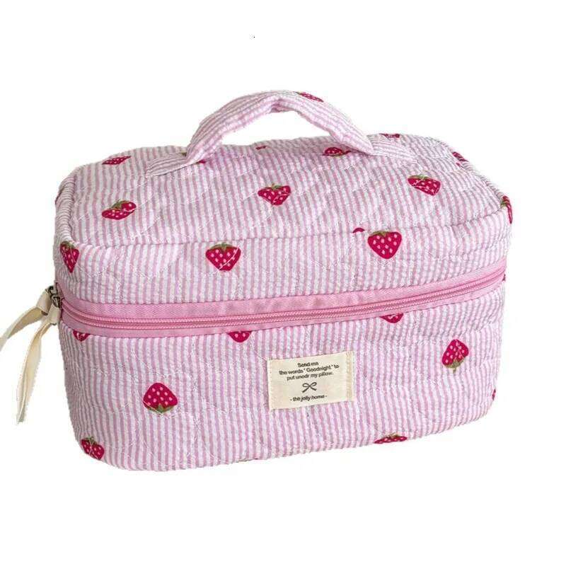 Women Cosmetic Quilted Cute Pink Strawberry Travel Organizer Toiletry Makeup Storage Pouch Handbag Ladies Zipper Bag Y260206