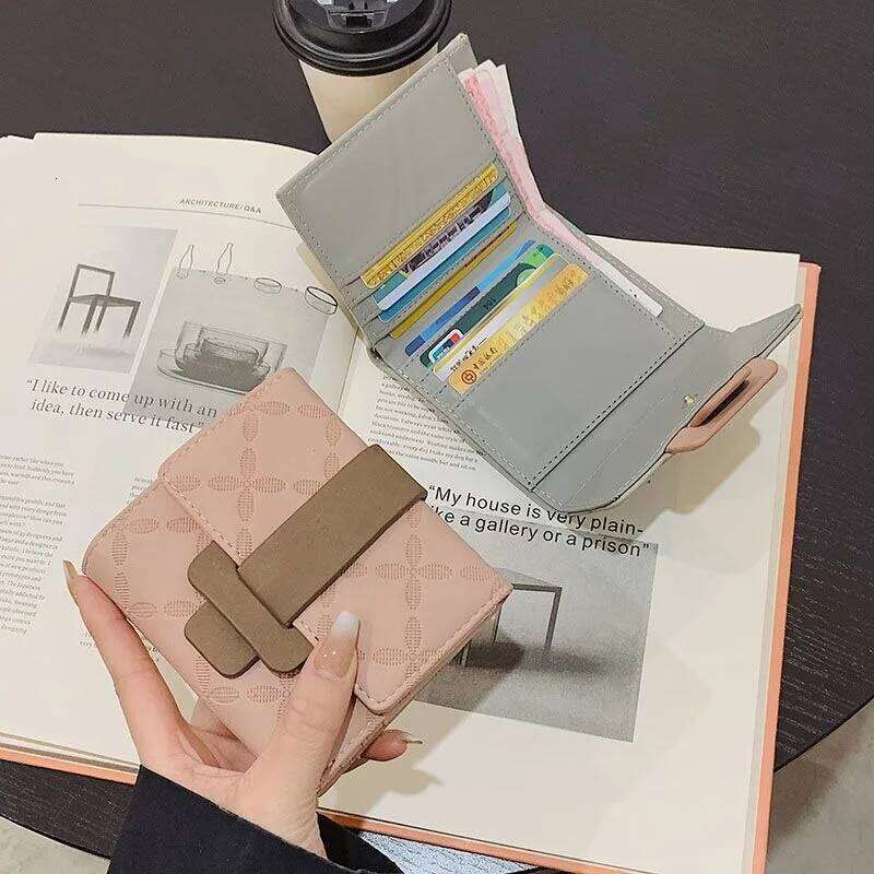 2024 New Women Fashion Leather Bifold Short Wallets Female Luxury Designer Small Purse Zipper Card Holder Coin Pockets Y260206