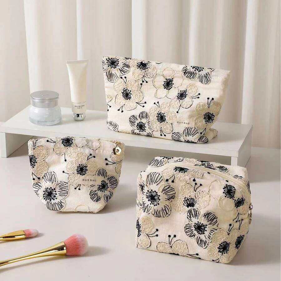 French Vintage Embroidery Fabric Makeup Travel Skin Care Product Storage Portable Handheld Wash Octagonal Bag Y260206