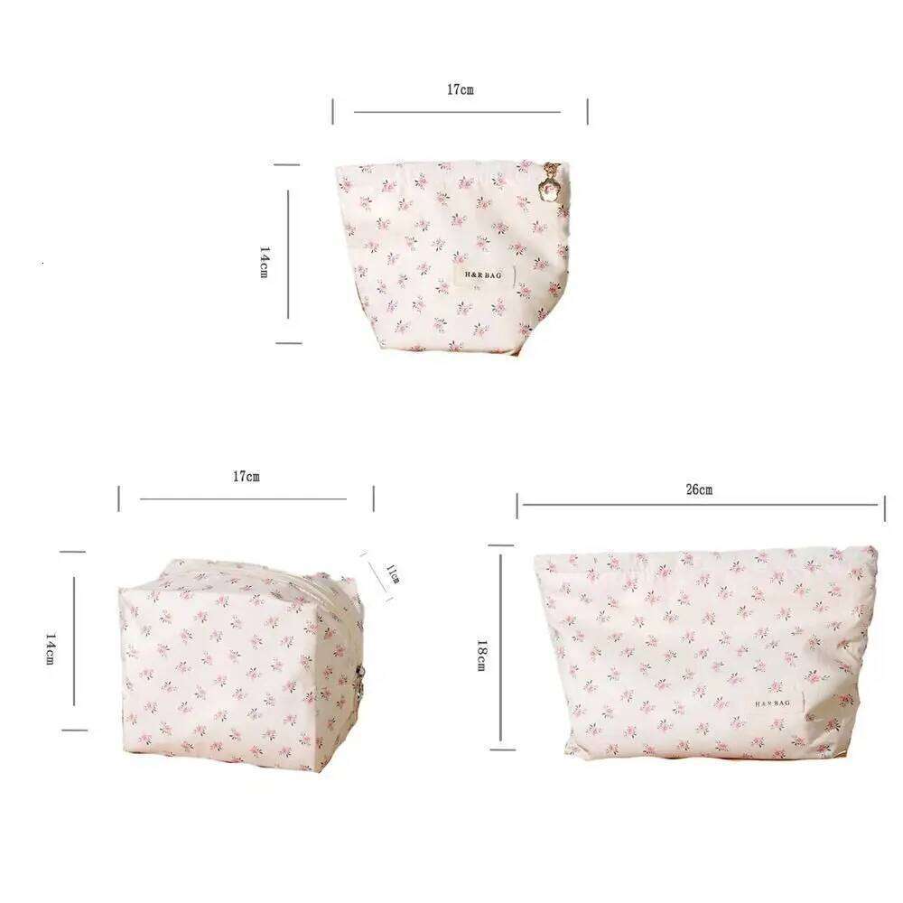 Floral Cosmetic Bag Portable Elegant Multifunction Pouch Large Capacity Charming Skincare Storage Organizer Sports Y260206