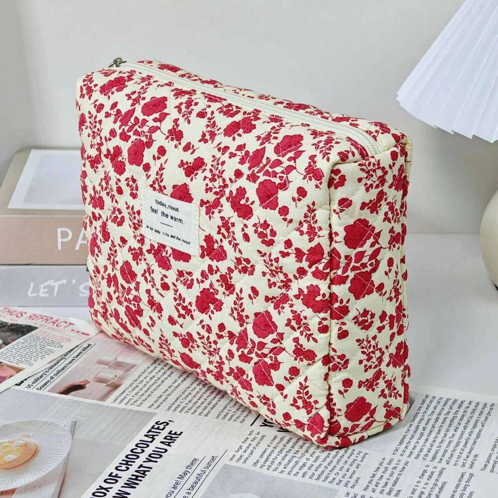 Fashion Vintage Red Blue Flower Makeup Storage Bag Ladies Cosmetic Lipstick Pouch Handbag Rose Pattern Women Quilted Zipper Bags Y260206