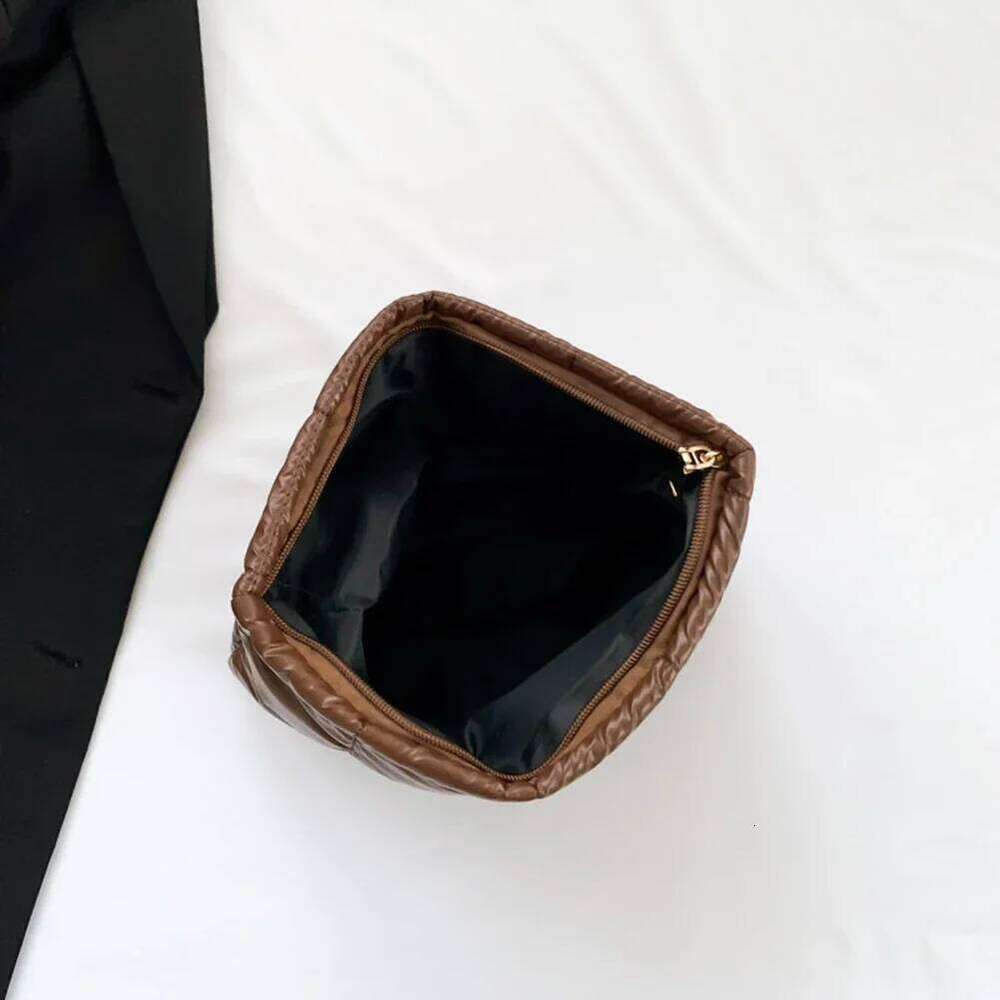 Women Padded Quilted Storage Bag Large Capacity Makeup Organizer Solid Color Travel Cosmetic Bags Y260206