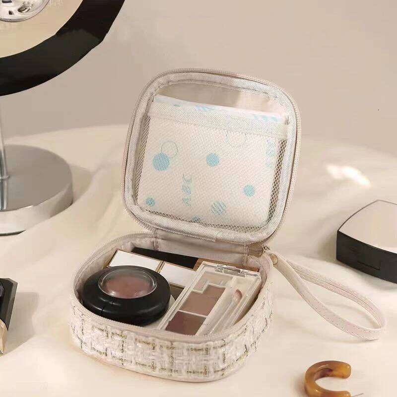 Simple Mini Makeup Storage Ladies Portable Lipstick Key Coin Data Line Organizer Pouch Girl Sanitary Napkins Tote Bag Y260206