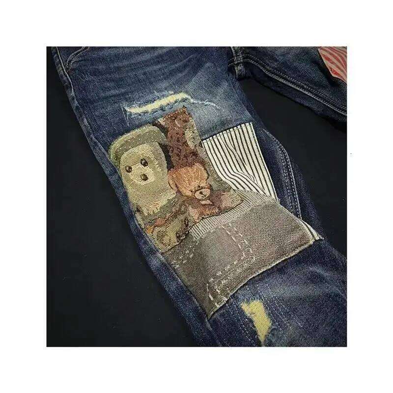 Autumn and Winter 2025 Fashion Heavy Industry Embroidery Denim Patch Trend Casual Splicing Sticker Cargo Pants Men Graphic Jeans X260207